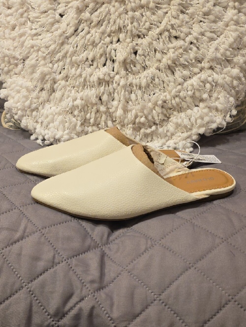 Old Navy Cream Faux Leather Slip-On Pointed Mules - Picture 12 of 16